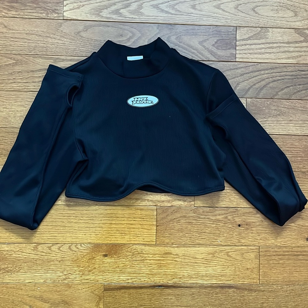 black crop top